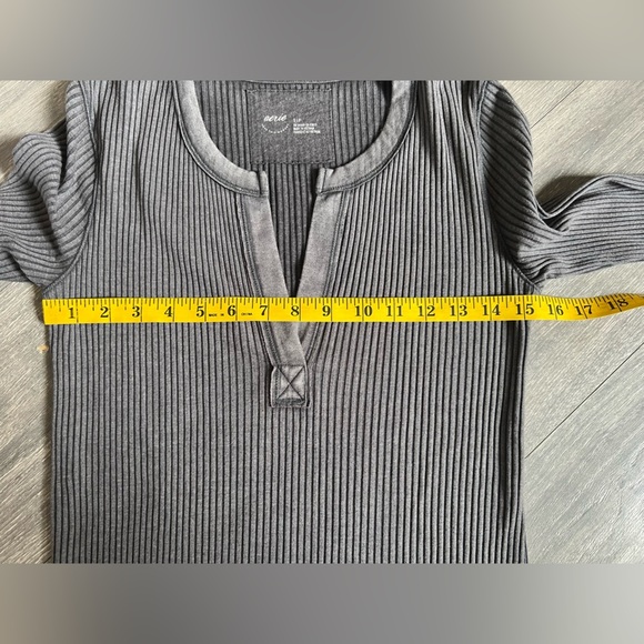 Aerie Fireside Long Sleeve Henley Ribbed T-Shirt in Smoked Gray. Size S - Picture 7 of 10